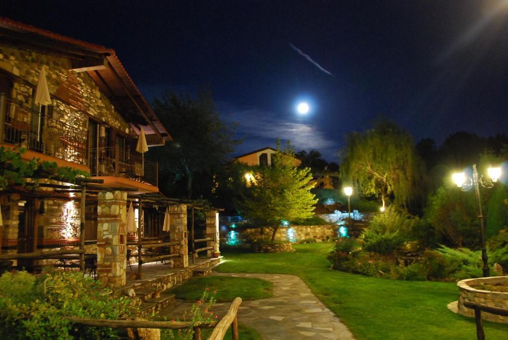 Hotel Tzivaeri Likodhrómion Exterior foto